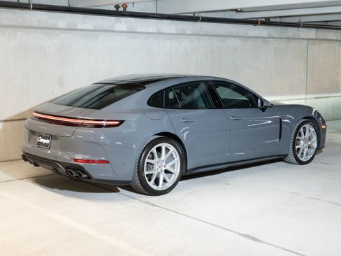 Certified 2025 Porsche Panamera image 9