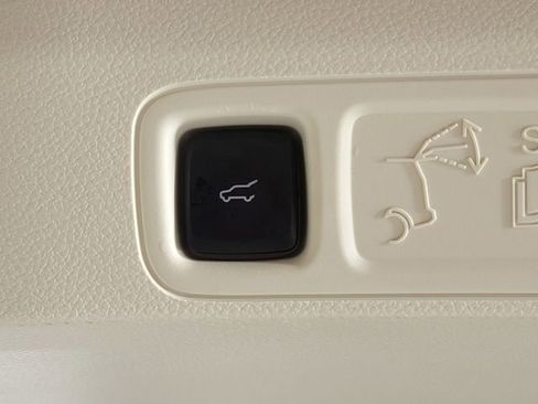 Used 2024 Lincoln Navigator L Black Label AWD/4WD image 17
