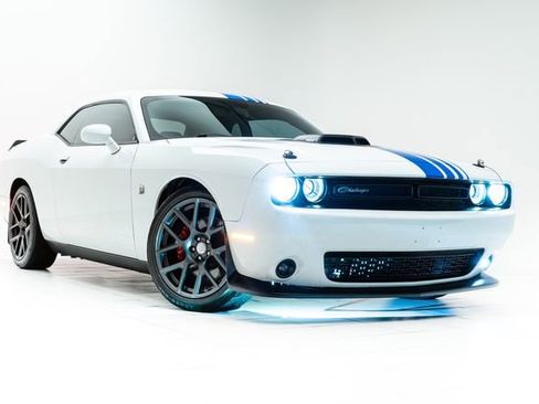 Used 2019 Dodge Challenger R/T Scat Pack w/ Shaker Package image 5