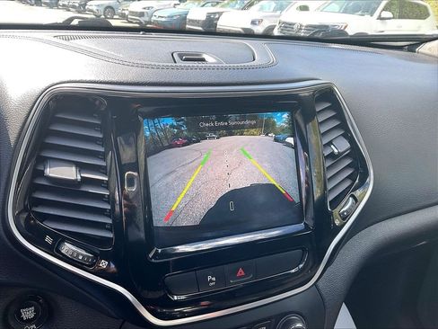 Used 2020 Jeep Cherokee High Altitude AWD/4WD image 19