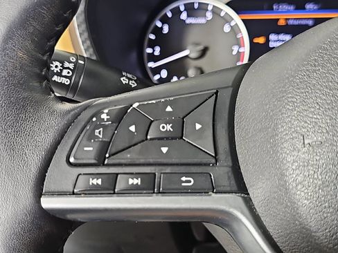 Certified 2020 Nissan Sentra SV w/ SV Premium Package FWD image 13