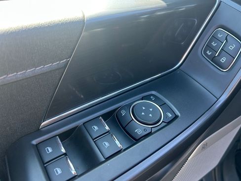 Used 2025 Ford F150 Lariat AWD/4WD image 21