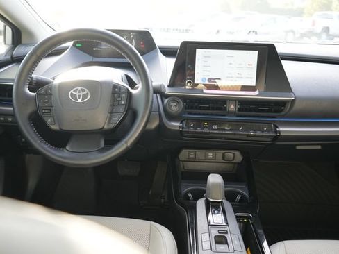 Used 2024 Toyota Prius XLE FWD image 18