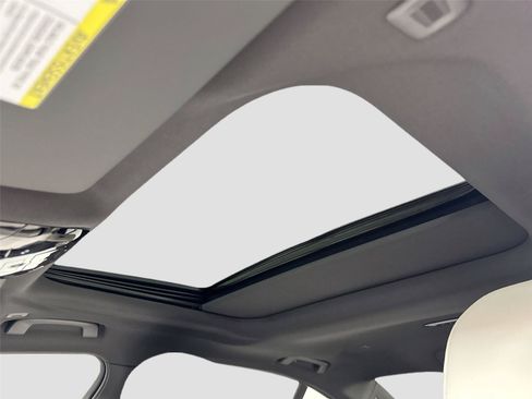 Certified 2026 BMW 530i RWD image 21
