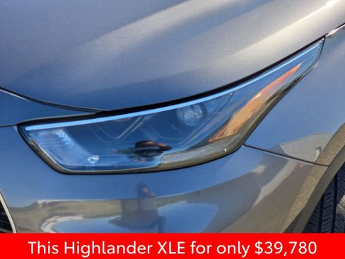 Used 2024 Toyota Highlander XLE AWD/4WD image 40