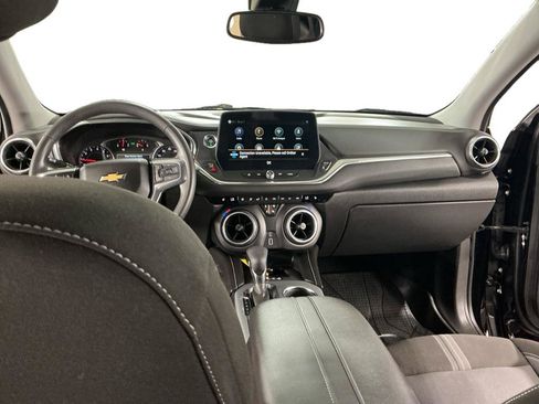 Used 2024 Chevrolet Blazer LT w/ Convenience Package FWD image 6