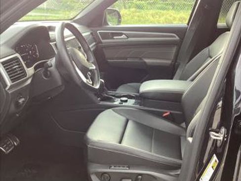 Used 2023 Volkswagen Atlas Cross Sport SEL R-Line AWD/4WD image 9