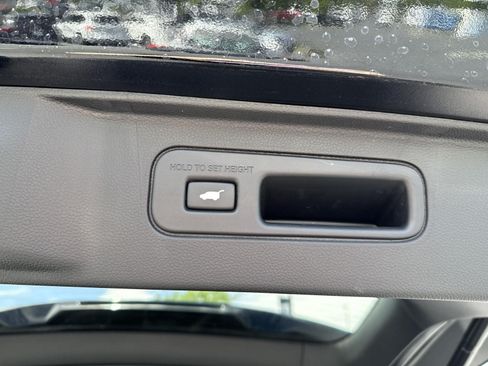 Certified 2025 Honda Pilot Elite image 10