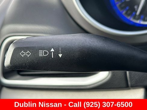 Used 2022 Chrysler Pacifica Touring-L FWD image 39