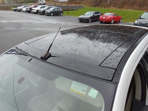 Used 2013 Ford Edge SEL image 9