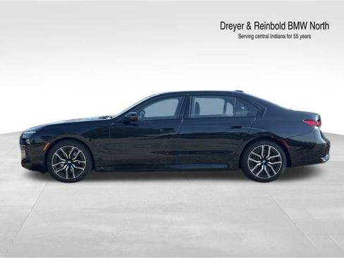 Used 2025 BMW 760i xDrive AWD/4WD image 2