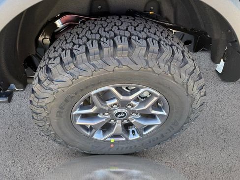 New 2025 Ford Bronco Badlands image 33