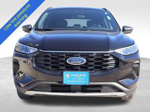 Certified 2025 Ford Escape ST-Line AWD/4WD image 8