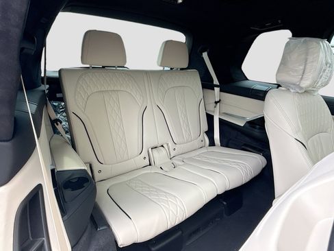 New 2026 BMW ALPINA XB7 AWD/4WD image 22