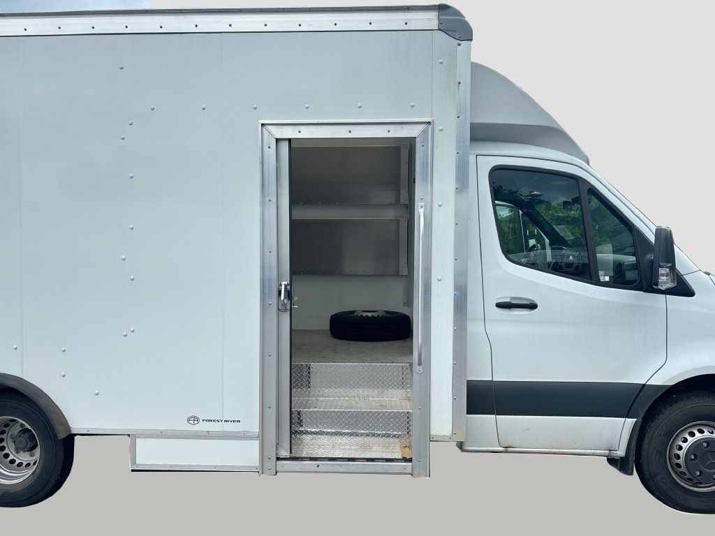 Used 2025 Mercedes-Benz Sprinter 3500 image 3