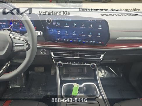 Used 2025 Chevrolet Traverse RS AWD/4WD image 18
