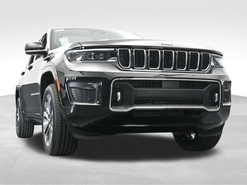 Used 2024 Jeep Grand Cherokee Overland w/ Luxury Tech Group IV image 56