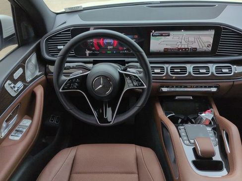 Used 2025 Mercedes-Benz GLE 450e 4MATIC image 18