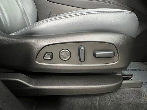 Used 2024 Buick Enclave Premium image 65