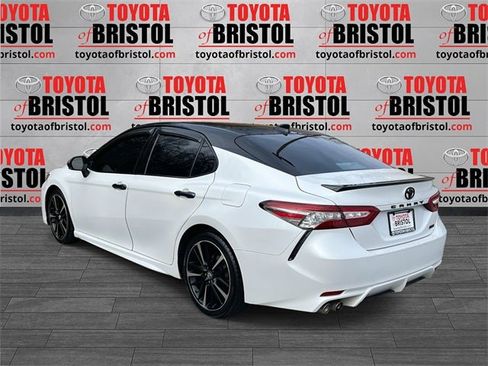 Used 2019 Toyota Camry XSE image 6