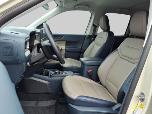 Used 2025 Ford Maverick Lariat w/ 4K Tow Package image 8