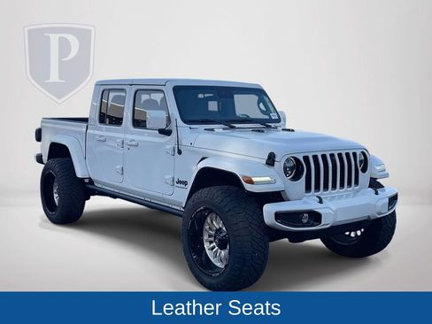 Certified 2023 Jeep Gladiator Overland image 2