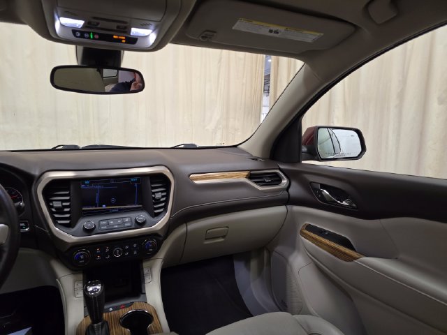 Used 2017 GMC Acadia Denali w/ Technology Package AWD/4WD image 34