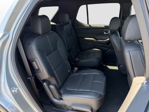 Used 2023 Chevrolet Traverse RS AWD/4WD image 27