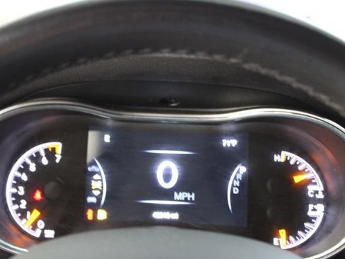 Used 2022 Jeep Grand Cherokee Laredo E AWD/4WD image 15