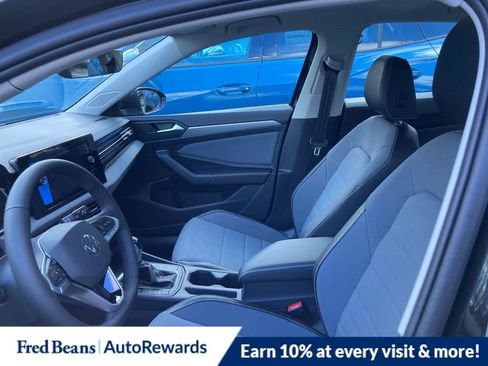 New 2026 Volkswagen Jetta SE image 9