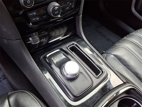 Used 2022 Chrysler 300 S image 22