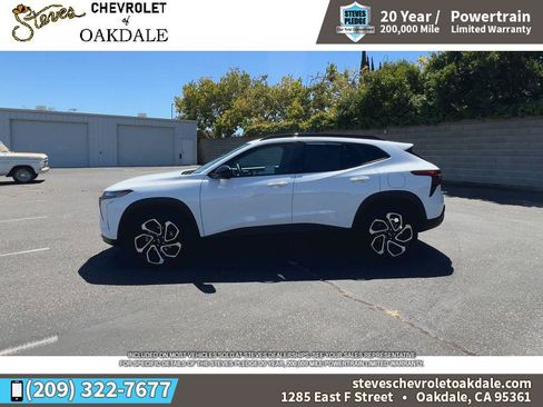Certified 2026 Chevrolet Trax RS w/ Sunroof Package FWD image 7