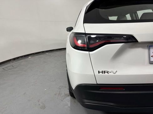 Used 2023 Honda HR-V LX image 31