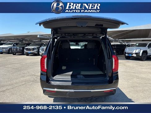 Used 2021 GMC Yukon XL SLT image 7