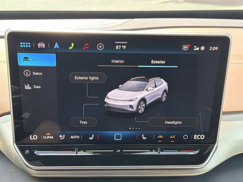 Certified 2025 Volkswagen ID.4 Pro AWD/4WD image 28