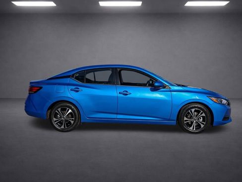 Used 2023 Nissan Sentra SV image 3