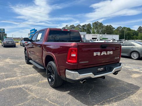 Used 2025 RAM 1500 Big Horn AWD/4WD image 4
