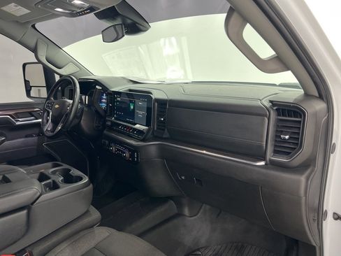 Used 2024 Chevrolet Silverado 2500 LT image 23