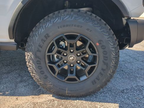 New 2026 Ford Bronco Badlands AWD/4WD image 9
