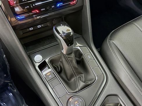 Used 2024 Volkswagen Tiguan SE image 22