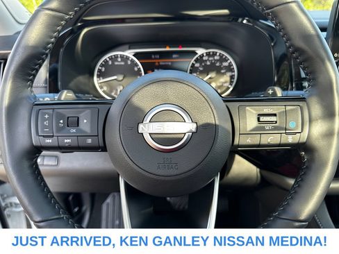 Certified 2025 Nissan Pathfinder SL w/ SL Premium Package AWD/4WD image 12