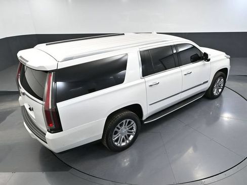 Used 2017 Cadillac Escalade ESV 4WD image 63