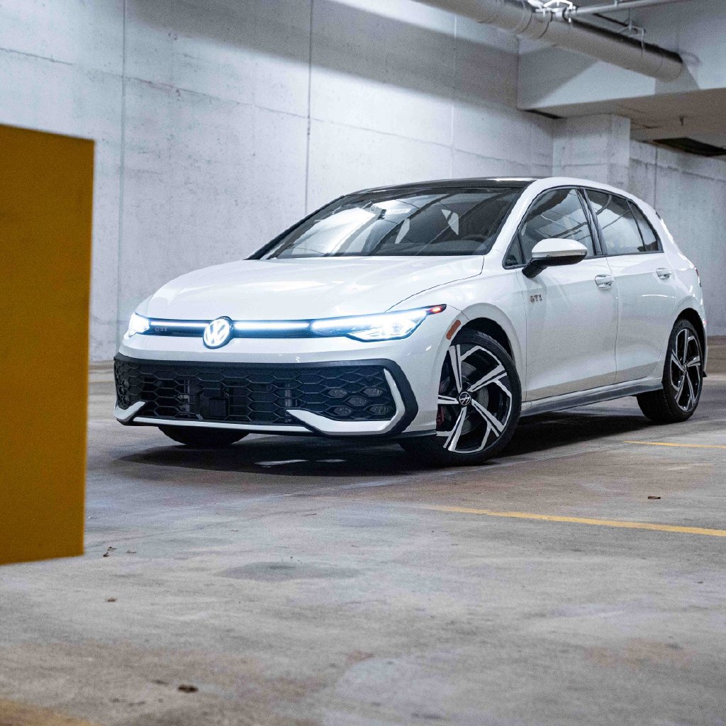 New 2026 Volkswagen GTI SE FWD image 1