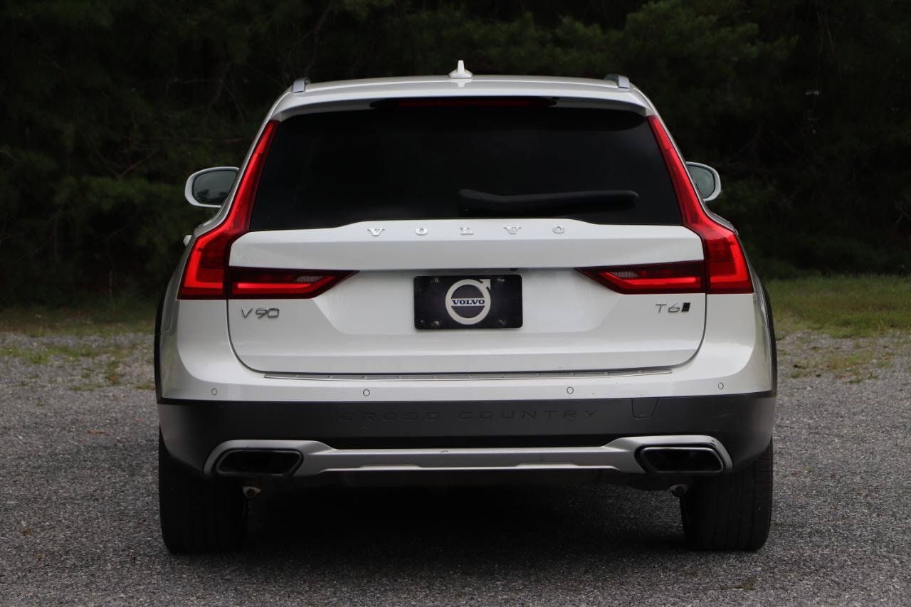 Used 2020 Volvo V90 T6 Cross Country AWD/4WD image 4