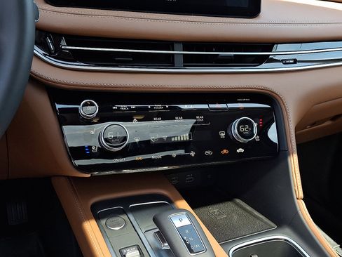 Certified 2025 INFINITI QX60 Sensory w/ Vision Package image 17