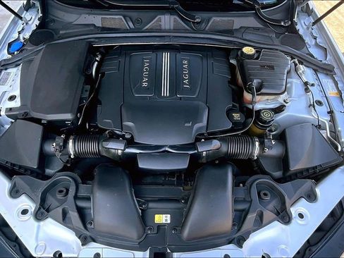 Used 2012 Jaguar XF Portfolio image 29