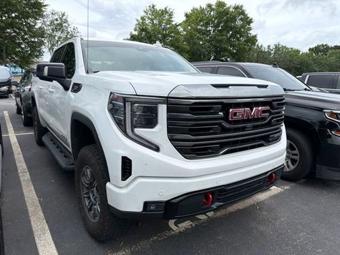 Used 2024 GMC Sierra 1500 AT4 w/ AT4 Premium Package AWD/4WD image 1