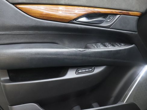 Used 2015 Cadillac Escalade ESV Premium image 16