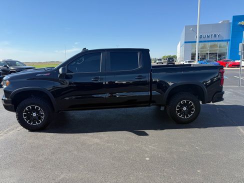 Used 2025 Chevrolet Silverado 1500 ZR2 w/ Technology Package AWD/4WD image 2