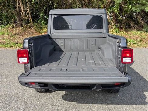 Certified 2022 Jeep Gladiator Willys image 7